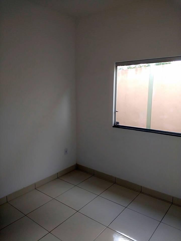 VENDO CASA DE DOIS QUARTOS NO BAIRRO JK 